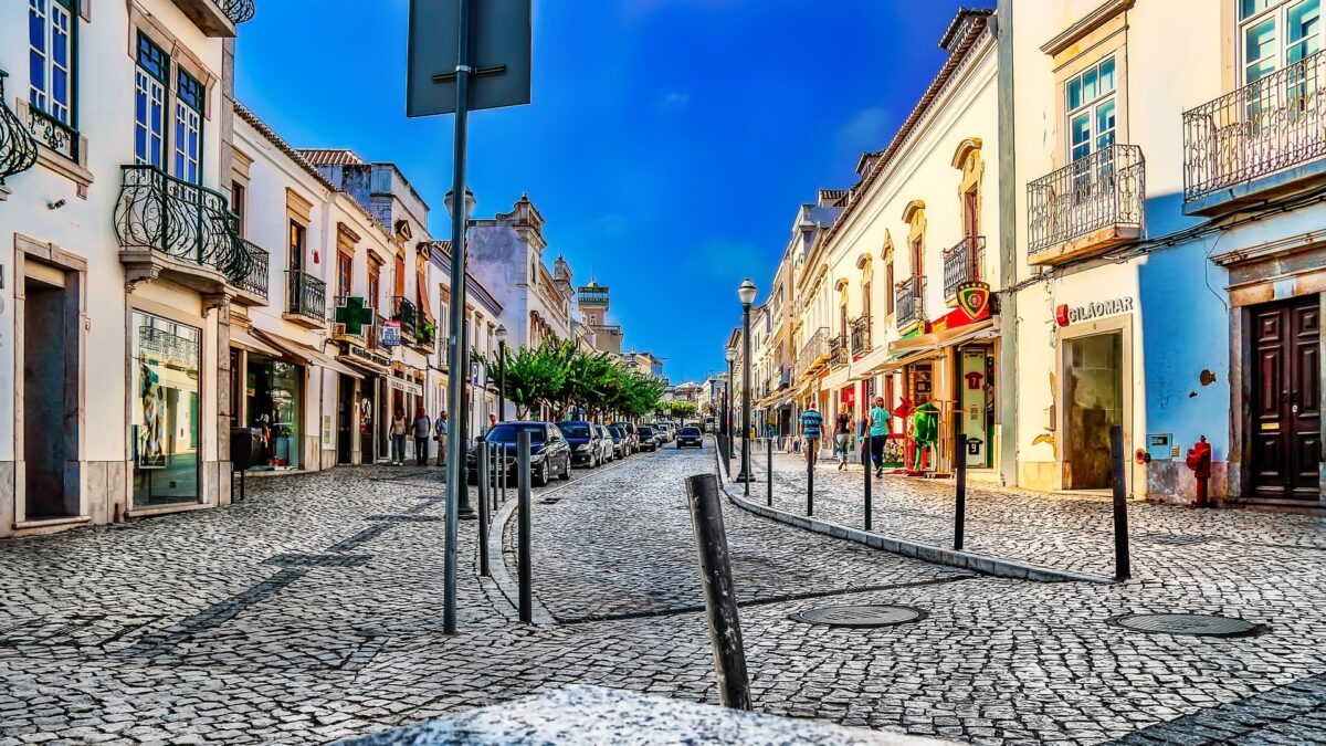 Ruas de Tavira em Portugal
